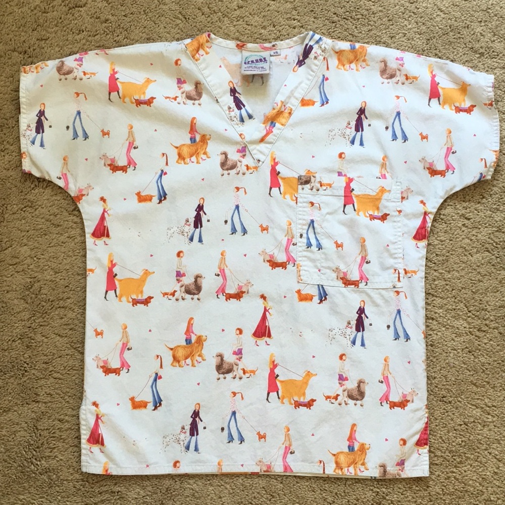SCRUBS scrub top